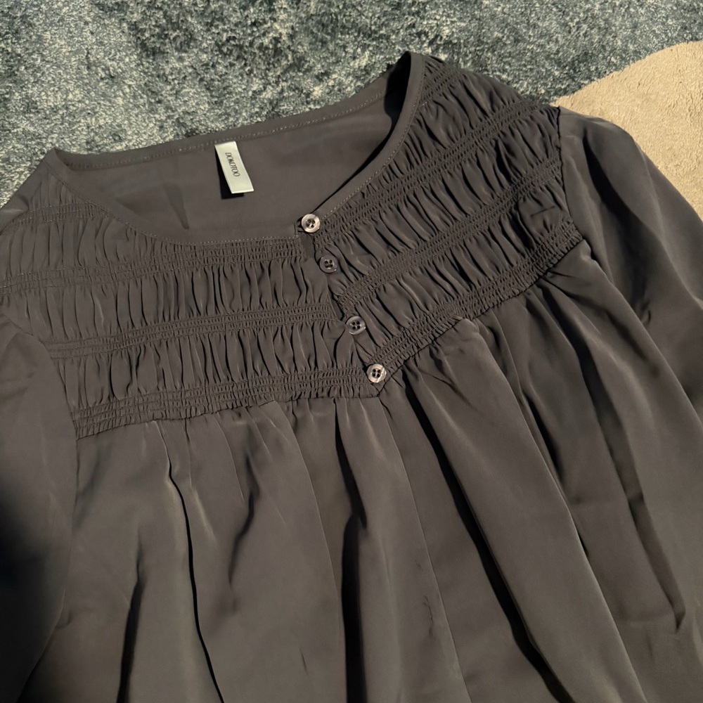 Dokotoo Gray Button-Up Blouse